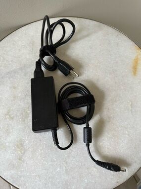 Original LiteOn 40W AC/DC Adapter for Samsung Ultrabook Laptop Series 3 5 7 9